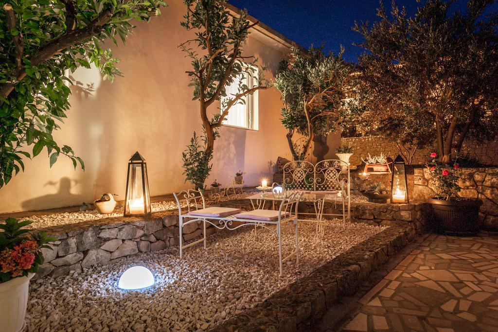 Villa Sarah Supetar Exterior foto